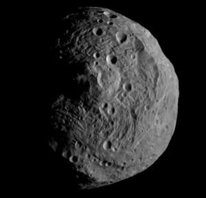 Кратер Реясильвия на Весте